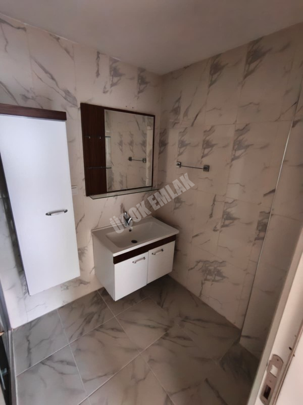 AFYON ÜÇOK EMLAKTAN FATİH MAH SATILIK 3+1 SIFIR AYARINDA 1 KAT DAİRE
