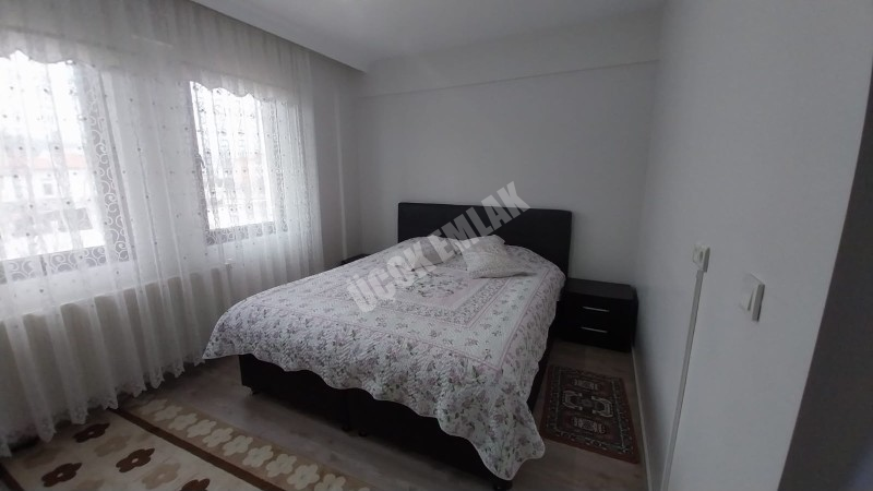 AFYON ÜÇOK EMLAKTAN OSMAN GAZİ MAH 3+1 110M² TEMİZ BAKIMLI KOMPLE SATILIK BİNA 