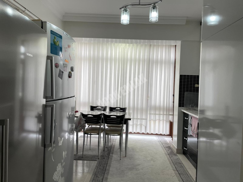 AFYON ÜÇOK EMLAKTAN OSMAN GAZİ MAH 3+1 110M² TEMİZ BAKIMLI KOMPLE SATILIK BİNA 