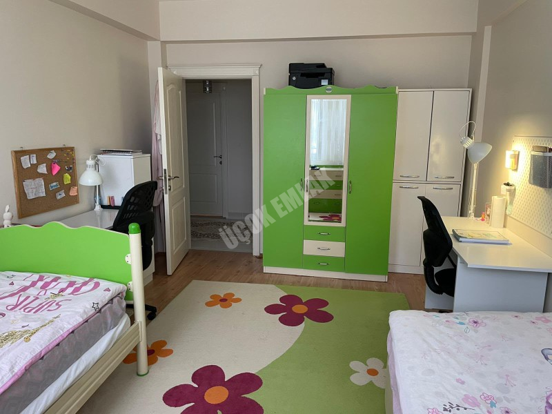 AFYON ÜÇOK EMLAKTAN OSMAN GAZİ MAH 3+1 110M² TEMİZ BAKIMLI KOMPLE SATILIK BİNA 