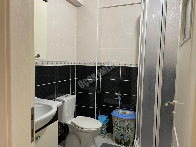 AFYON ÜÇOK EMLAKTAN OSMAN GAZİ MAH 3+1 110M² TEMİZ BAKIMLI KOMPLE SATILIK BİNA 