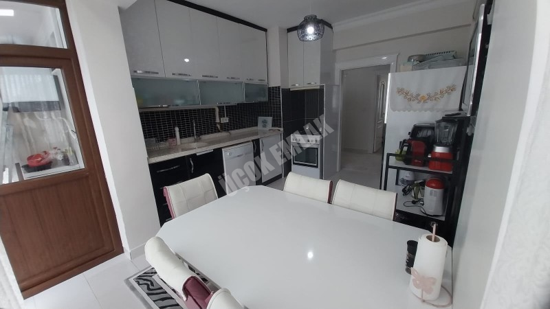 AFYON ÜÇOK EMLAKTAN OSMAN GAZİ MAH 3+1 110M² TEMİZ BAKIMLI KOMPLE SATILIK BİNA 
