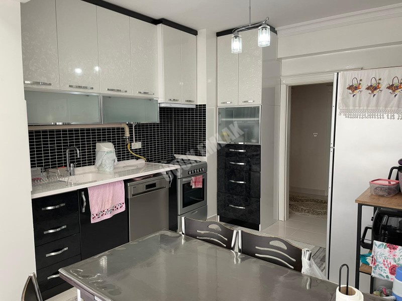 AFYON ÜÇOK EMLAKTAN OSMAN GAZİ MAH 3+1 110M² TEMİZ BAKIMLI KOMPLE SATILIK BİNA 