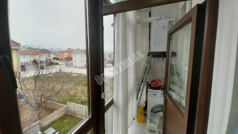 AFYON ÜÇOK EMLAKTAN OSMAN GAZİ MAH 3+1 110M² TEMİZ BAKIMLI KOMPLE SATILIK BİNA 