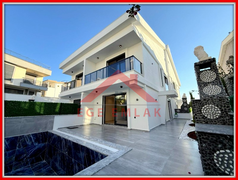 Didim'de Satılık 3+1 Havuzlu Villa