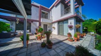 ALSANCAK'TA SESSİZ VE SEÇKİN KONUMDA MÜSTAKİL 4+2 VİLLA