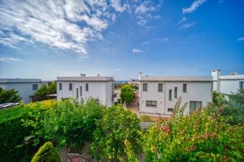 ALSANCAK'TA SESSİZ VE SEÇKİN KONUMDA MÜSTAKİL 4+2 VİLLA