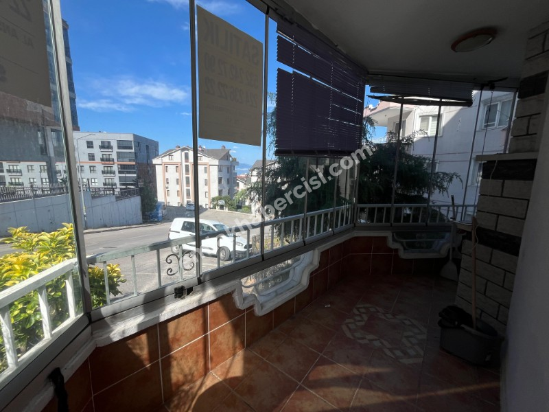 MUDANYA ESKİ BURSA YOLU ÜZERİ BAHÇELİ 3+1 125 M2 GİRİŞ KAT SATILIK DAİRE