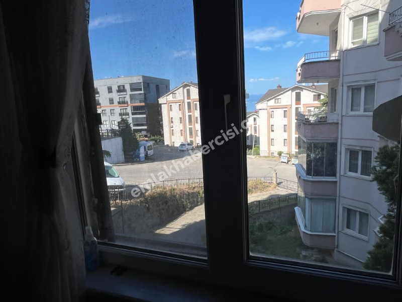 MUDANYA ESKİ BURSA YOLU ÜZERİ BAHÇELİ 3+1 125 M2 GİRİŞ KAT SATILIK DAİRE