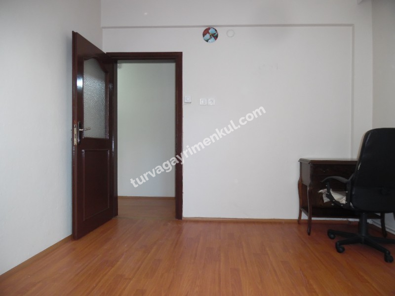 ÇORLU HATİP MAHALLESİNDE KİRALIK 1+1 GİRİŞ KAT DAİRE 
