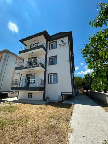* AFYON ÜÇOK EMLAKTAN MAREŞAL FEVZİ ÇAKMAK MAH 2+1 80M² SIFIR AYARINDA TEMİZ BAKIMLI SATILIK DAİRE *