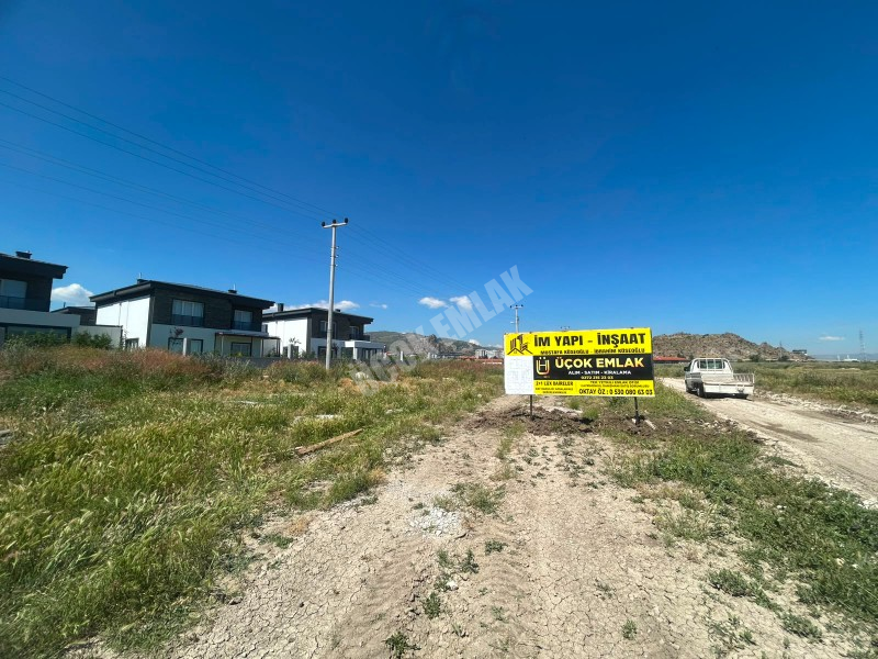 AFYON ÜÇOK EMLAKTAN YENİCE MAH SATILIK TOPRAKTAN 2+1 FIRSAT %50 PEŞİNAT İLE DAİRELER