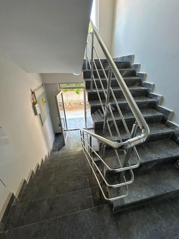 * AFYON ÜÇOK EMLAKTAN MAREŞAL FEVZİ ÇAKMAK MAH 2+1 80M² SIFIR AYARINDA TEMİZ BAKIMLI SATILIK DAİRE *