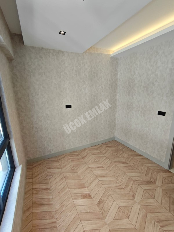 AFYON ÜÇOK EMLAKTAN ALİ ÇETİNKAYA MAH SATILIK SIFIR 2+1 LÜX MERKEZİ KONUMDA DAİRELER