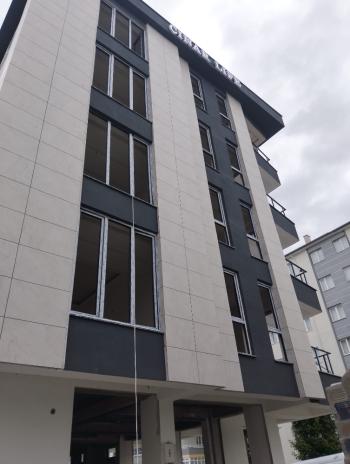 GÜVENAY - ÇORUM BAHÇELİEVLER BAHAR CADDESİ ÜZERİ SIFIR LÜKS 2+0 SATILIK DAİRE