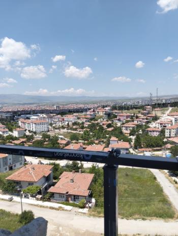 GÜVENAY - ÇORUM BAHÇELİEVLER BAHAR CADDESİ ÜZERİ SIFIR LÜKS 2+0 SATILIK DAİRE