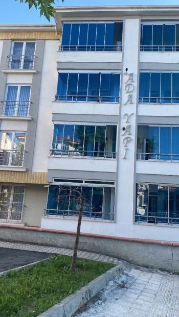 GÜVENAY - ÇORUM KALE POLİS LOJMANLARI CİVARI 3+1 SATILIK DAİRE
