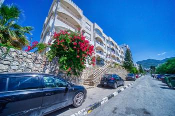 Girne Merkez'de Kiralık 3+1 Eşyalı Daire