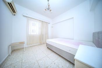 Girne Merkez'de Kiralık 3+1 Eşyalı Daire