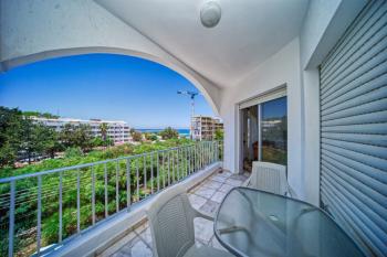 Girne Merkez'de Kiralık 3+1 Eşyalı Daire