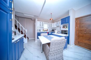 YEŞİLTEPE'DE MAVİ VE YEŞİLİN BULUŞTUĞU NOKTADA MUHTEŞEM MANZARALI 3+1 DUBLEKS PENTHOUSE
