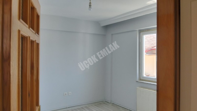 * AFYON ÜÇOK EMLAKTAN NAZMİ SAATÇİ MAH 3+1 110M² TEMİZ BAKIMLI SATILIK DAİRE *