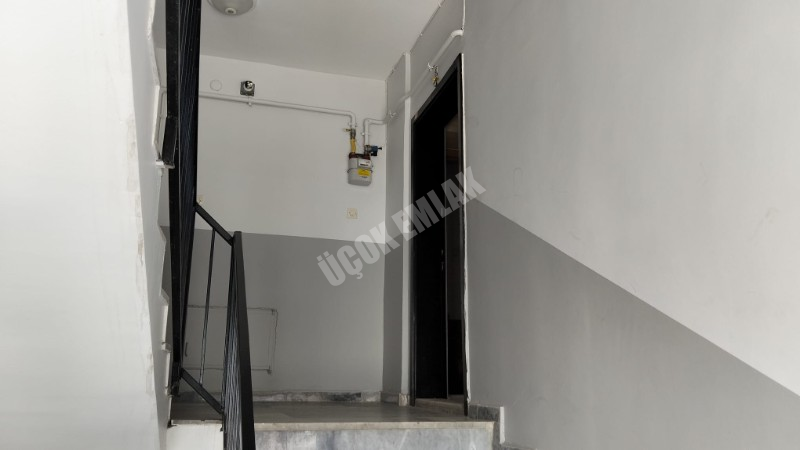 * AFYON ÜÇOK EMLAKTAN NAZMİ SAATÇİ MAH 3+1 110M² TEMİZ BAKIMLI SATILIK DAİRE *