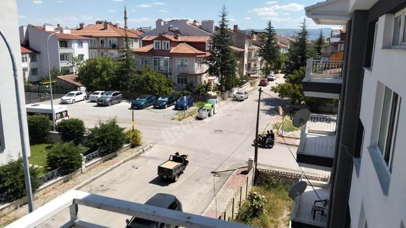 * AFYON ÜÇOK EMLAKTAN NAZMİ SAATÇİ MAH 3+1 110M² TEMİZ BAKIMLI SATILIK DAİRE *