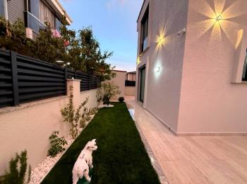 Didim Efeler Mahallesinde Satılık 4+1 Villa