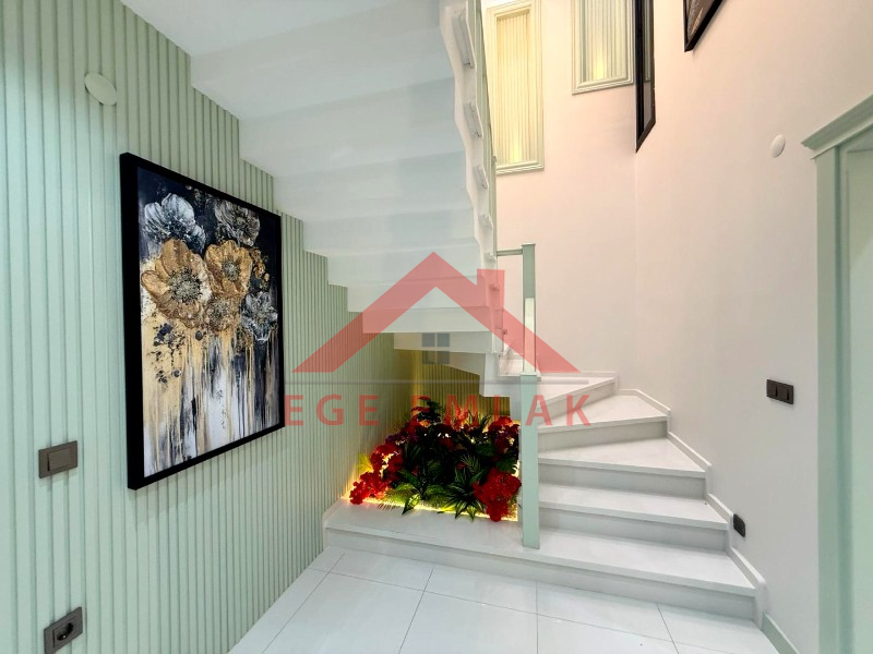 Didim Efeler Mahallesinde Satılık 4+1 Villa