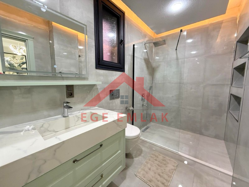 Didim Efeler Mahallesinde Satılık 4+1 Villa