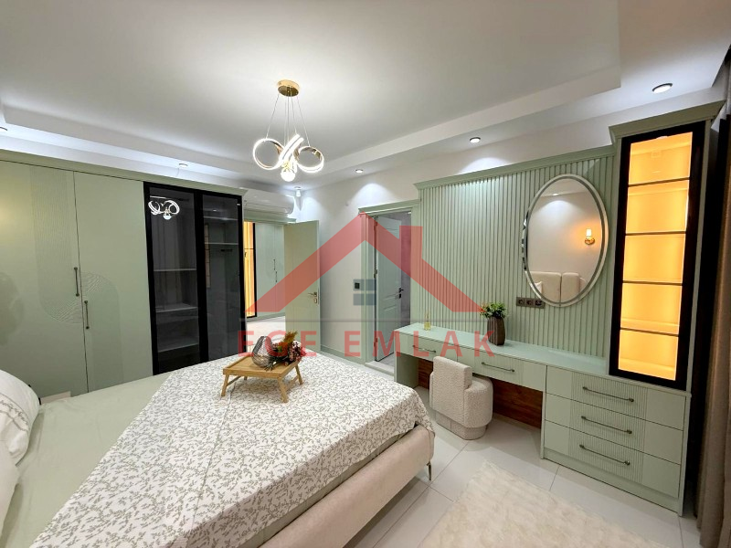 Didim Efeler Mahallesinde Satılık 4+1 Villa