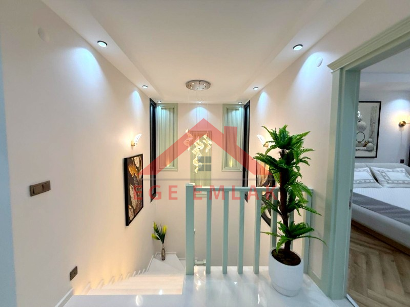 Didim Efeler Mahallesinde Satılık 4+1 Villa