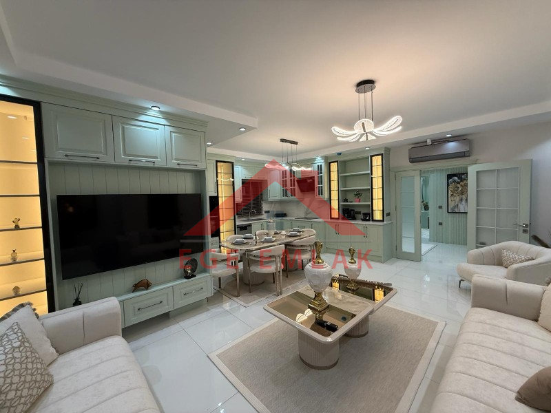 Didim Efeler Mahallesinde Satılık 4+1 Villa