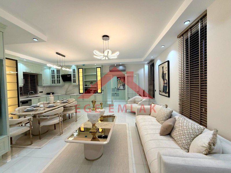 Didim Efeler Mahallesinde Satılık 4+1 Villa