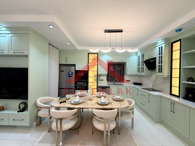 Didim Efeler Mahallesinde Satılık 4+1 Villa