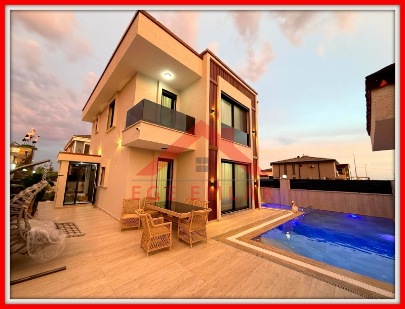 Didim Efeler Mahallesinde Satılık 4+1 Villa