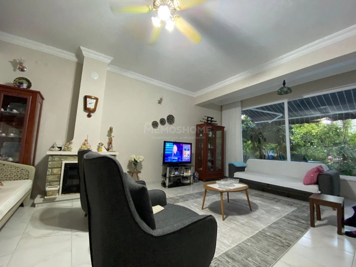 Seaside Triplex Villa Residence