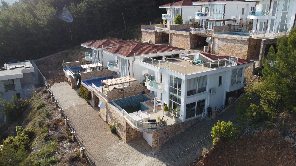 Hill Side 4+2 Triplex Villa
