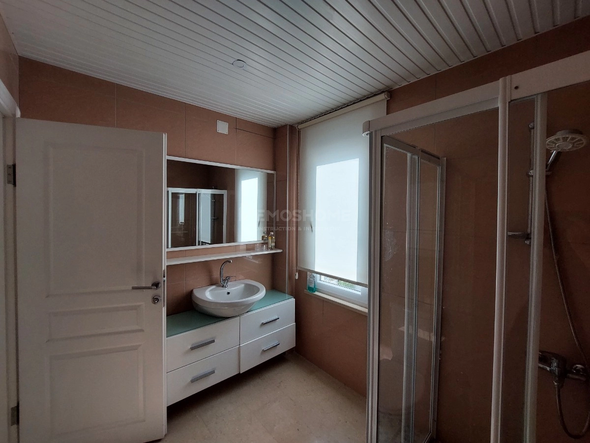 Hill Side 4+2 Triplex Villa