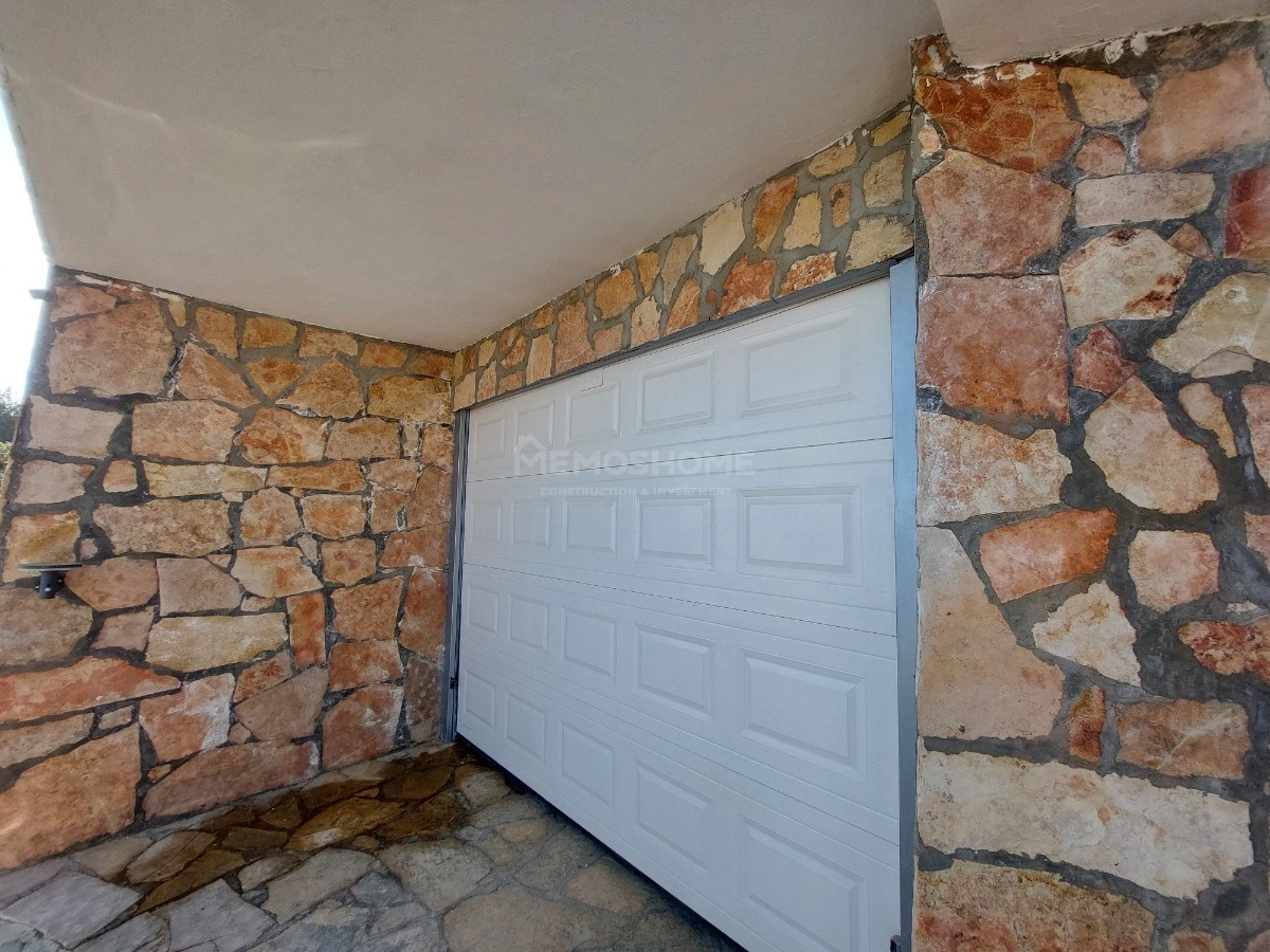 Hill Side 4+2 Triplex Villa