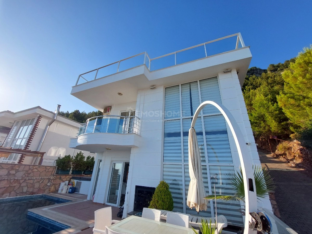 Hill Side 4+2 Triplex Villa