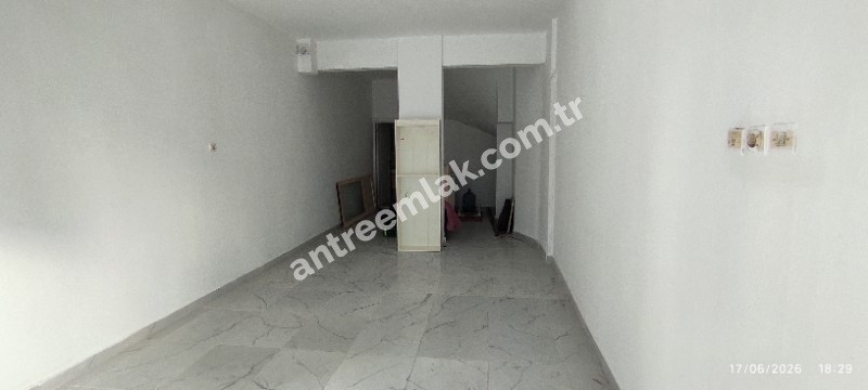 Antre Emlak'tan Satılık Yeşilyurt Mit Binaları Yanı 40 M2 Dükkan