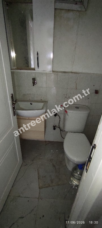 Antre Emlak'tan Satılık Yeşilyurt Mit Binaları Yanı 40 M2 Dükkan