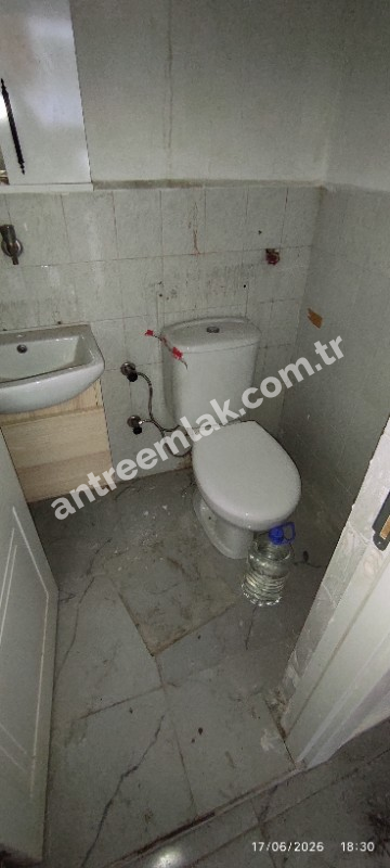 Antre Emlak'tan Satılık Yeşilyurt Mit Binaları Yanı 40 M2 Dükkan