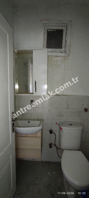 Antre Emlak'tan Satılık Yeşilyurt Mit Binaları Yanı 40 M2 Dükkan