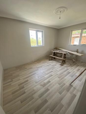 GÜVENAY - ÇORUM BAYAT GEDİĞİ DEVLET BAHÇELİ İLKOKULU CİVARI 2+1 SATILIK DAİRE