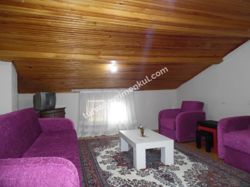ÇORLUDA EŞYALI KİRALIK DAİRE 