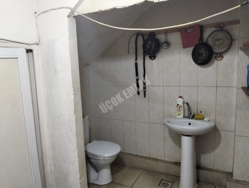 * AFYON ÜÇOK EMLAKTAN DAİRECEP MAH 12M² İŞLEK CADDE ÜZERİ DEVREN KİRALIK DÜKKAN *