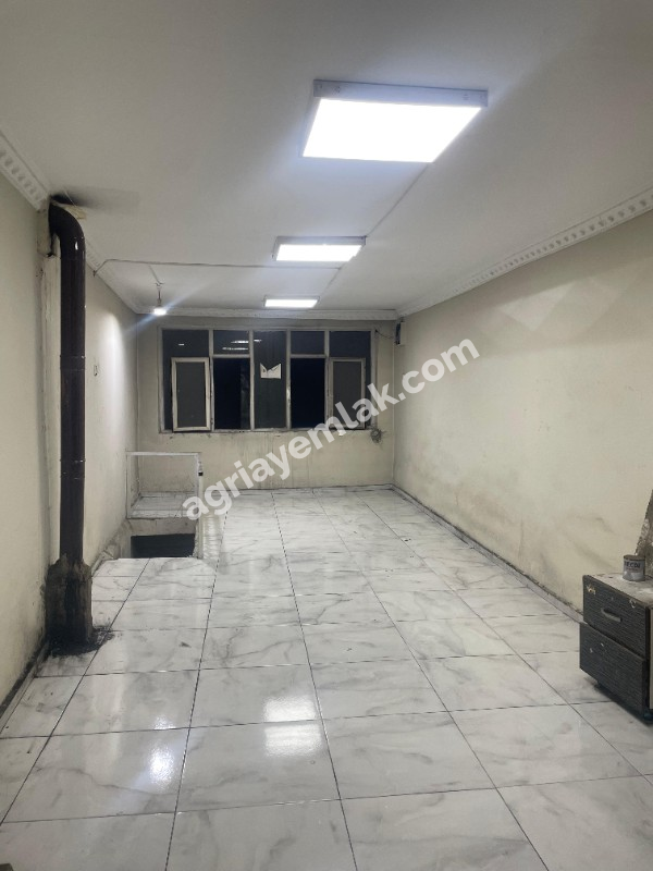 ÇARŞI MERKEZDE 2 KATLI + DEPOSU OLAN 37,43 M2 SATILIK FIRSAT DÜKKAN